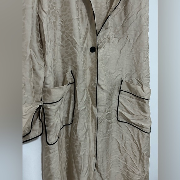 sadie and voltaire silk robe - Picture 3 of 5